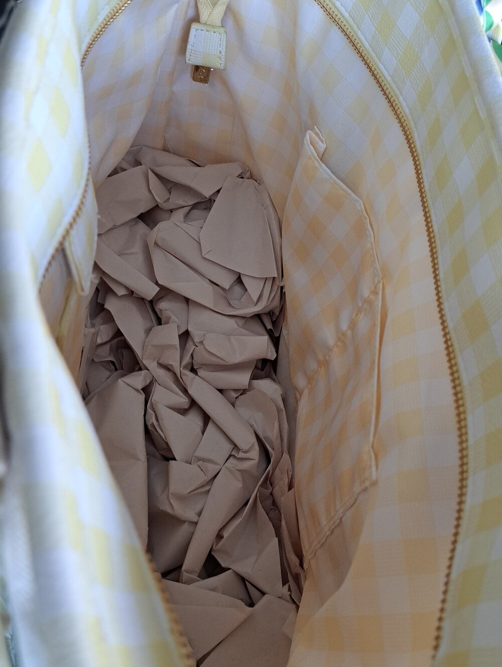 SALE Betsey ToteSet - Picture 7 of 10